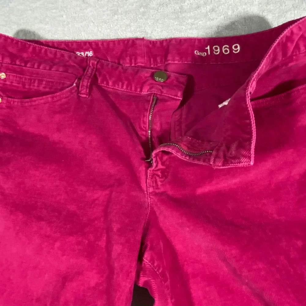 Gap 1969 Real Straight Pink Corduroy Pants‎ Womens Size 33/16 Straight Leg